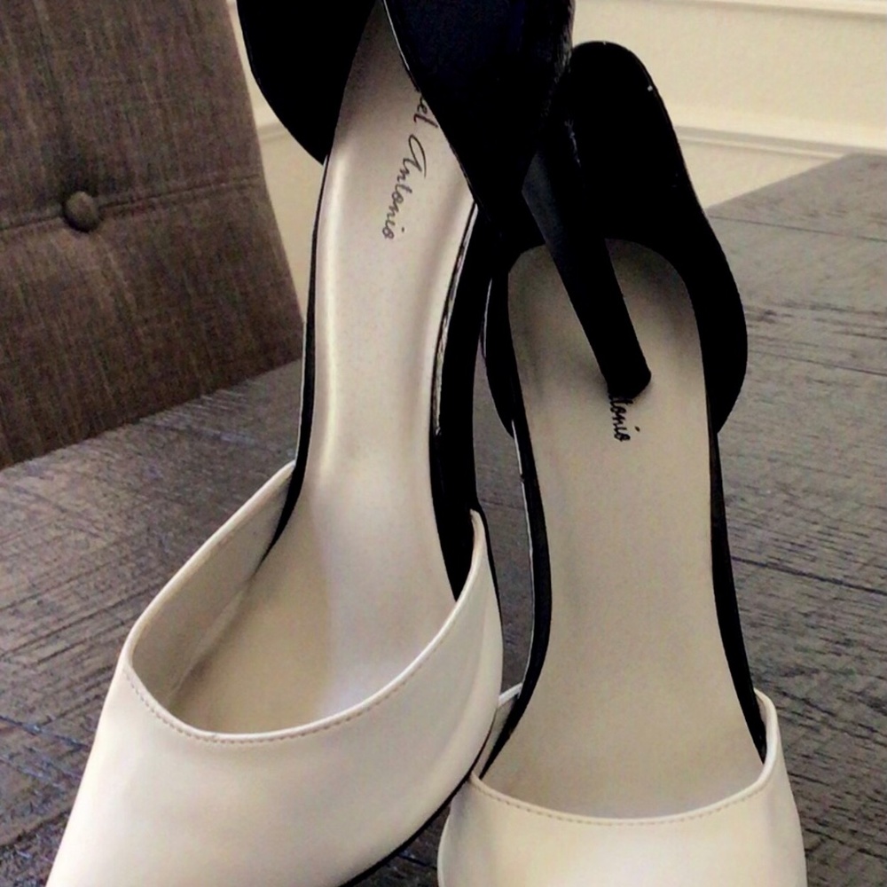 Michael Antonio Black & White Pumps